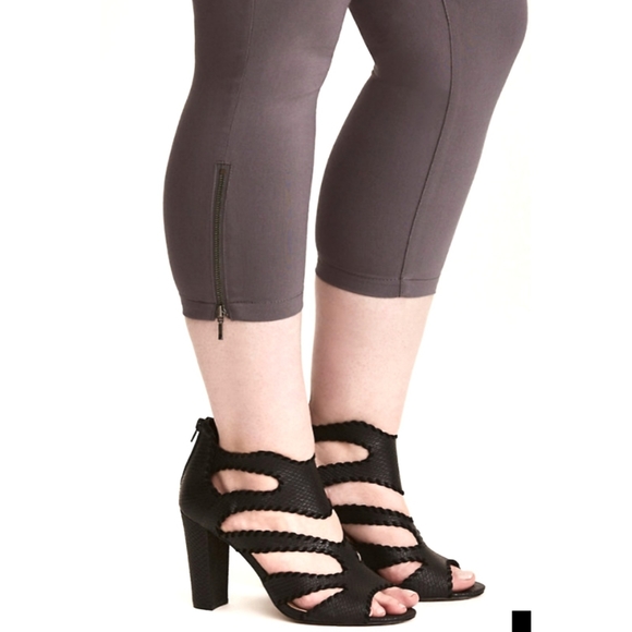 Torrid Grey Pants - Picture 4 of 4